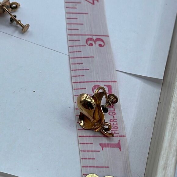 Vintage 1/20 th 12K G.F. Screw back earrings - Picture 5 of 7